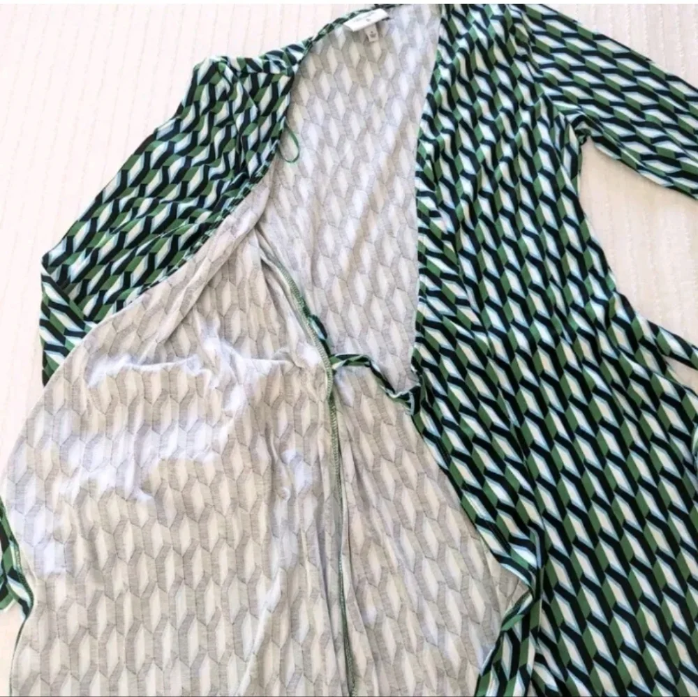 Diane Von Furstenberg Bold Print Midi Wrap Dress‎